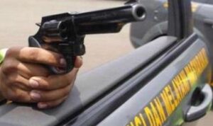 Warga Ngamuk, Bakar Polsek di Intan Jaya Papua Warga Ngamuk, Bakar Polsek di Intan Jaya Papua